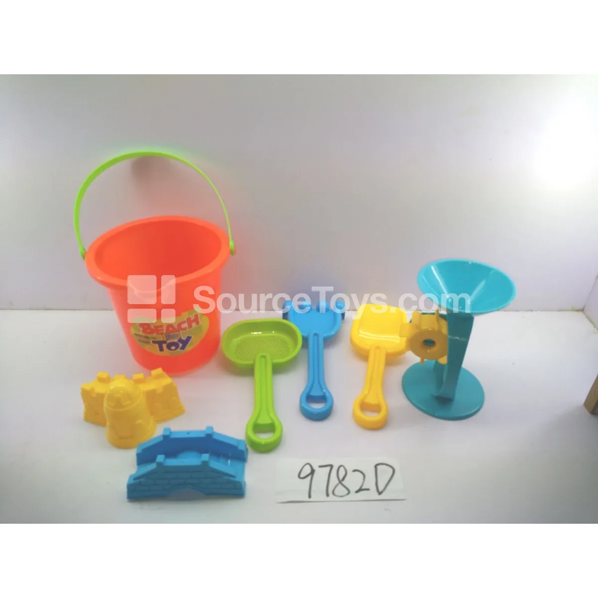 7-Piece Beach Bucket Set 7-Piece Beach Bucket Set