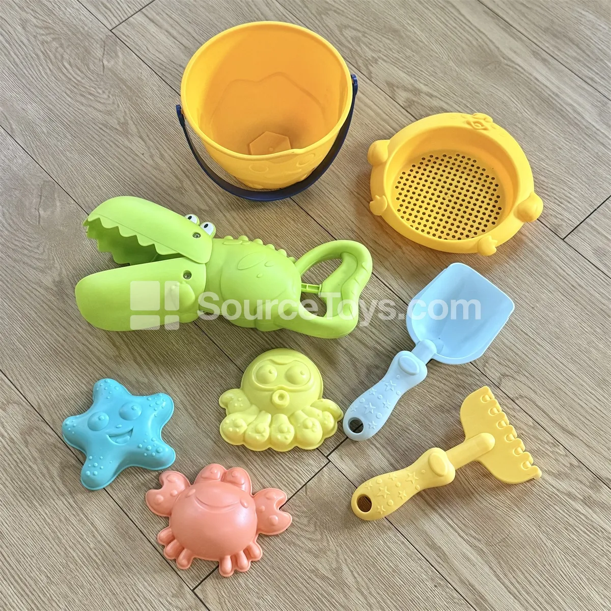 Dinosaur Beach Claw Set