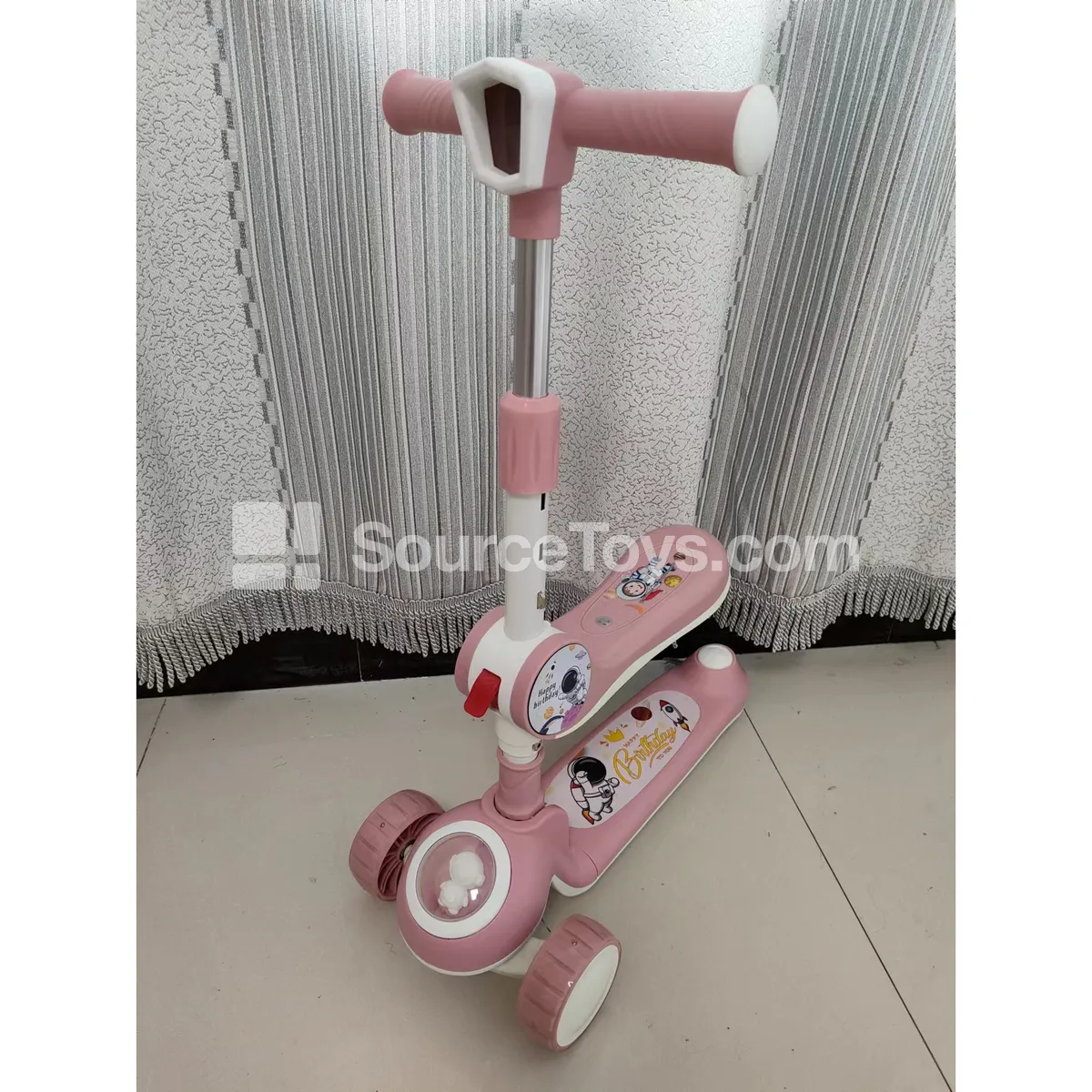 Astronaut Seat Scooter (Pink/Blue/Red) Astronaut Seat Scooter (Pink/Blue/Red)